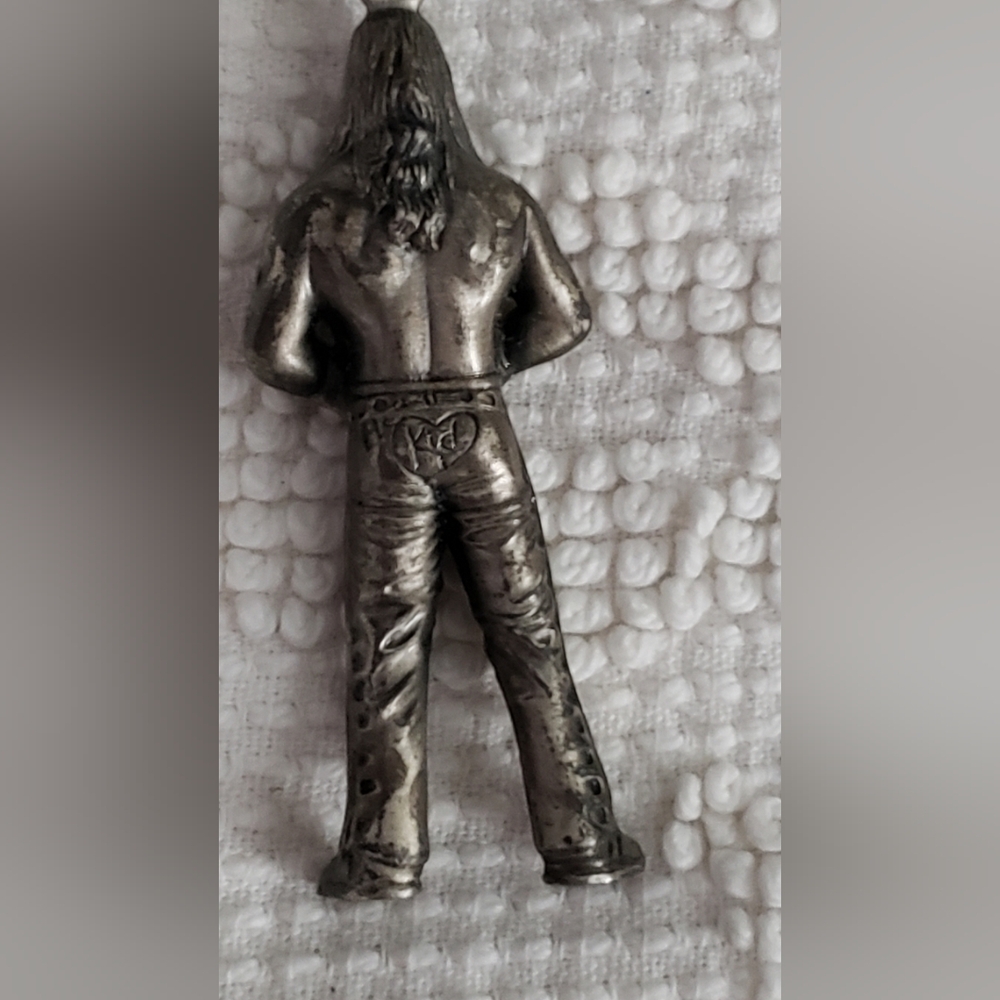 Die Cast Metal Shawn Michaels Wrestler Keychain 1998 - Picture 2 of 3